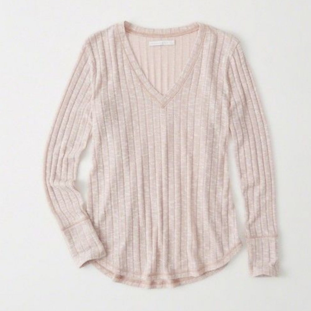 3/$30 Abercrombie & Fitch Light Pink V Neck Sweater Top